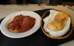 Cheese Ravioli w/ Marinara Sauce